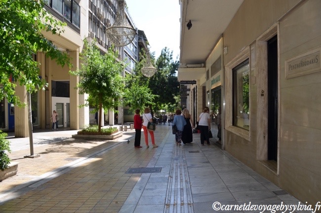 lèche vitrine- rue Voukourestiou