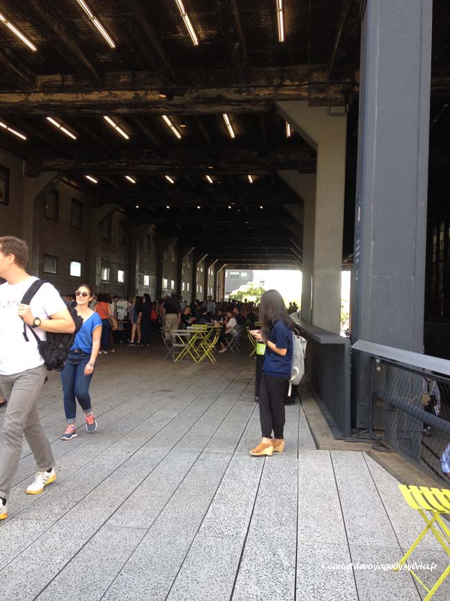 se promener sur la High Line : café