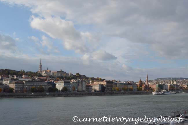 pont des chaînes Budapest - vue sur le Danube 