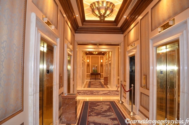 Le Bellagio :couloir de l'Hôtel 