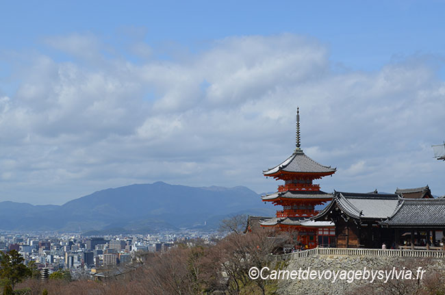 Kyiomizu-dera : temple japonais
